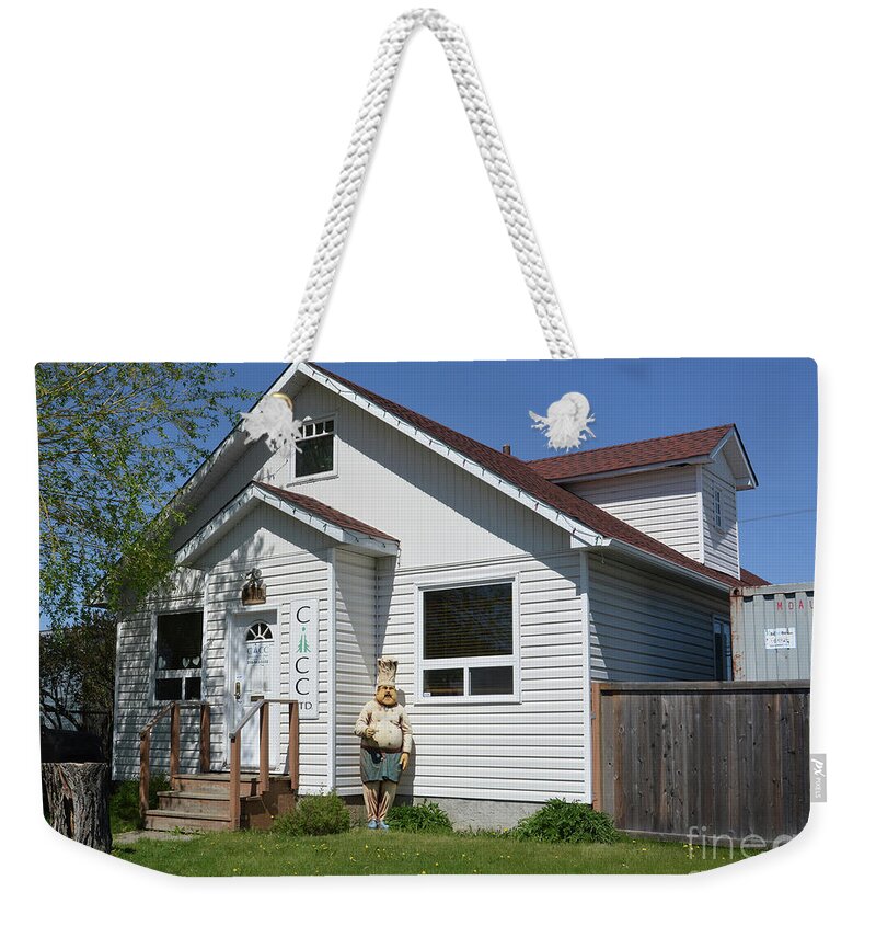 Prince George Weekender Tote Bag featuring the photograph Chef Statue by Vivian Martin
