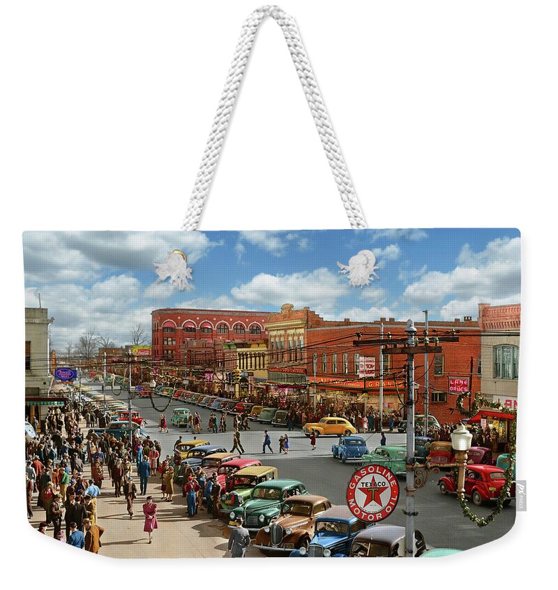 Alabama Weekender Tote Bag featuring the photograph City - Gadsden, AL - Christmas shopping crowds 1941 by Mike Savad
