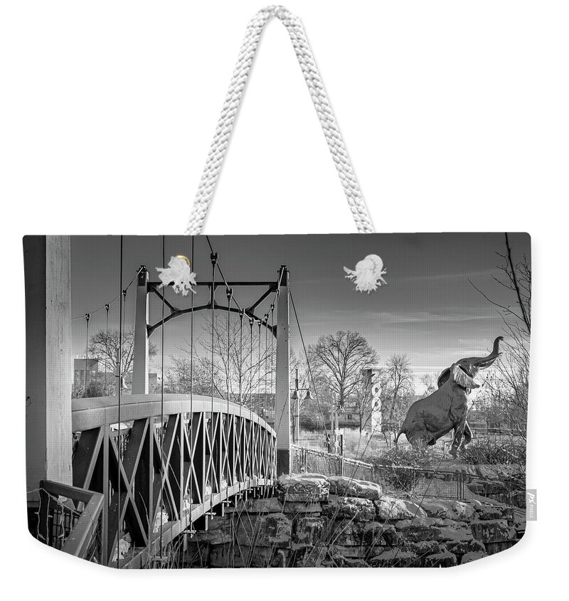 City Weekender Tote Bag featuring the photograph Cityscape in Black and White by Michael Smith