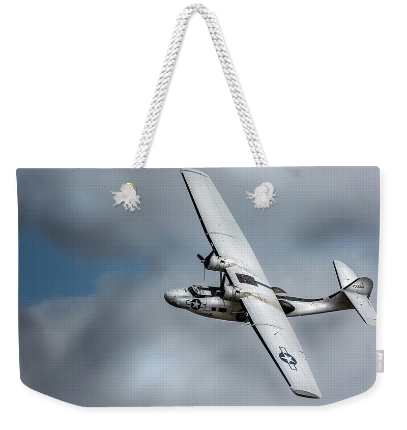 2019 Weekender Tote Bag featuring the photograph Consolidated PBY Catalina turning in flight by Scott Lyons