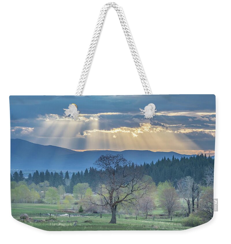 Sun Weekender Tote Bag featuring the photograph Crepuscular by Randy Robbins