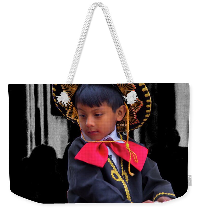 1977a Weekender Tote Bag featuring the photograph Cuenca Kids 1396 by Al Bourassa