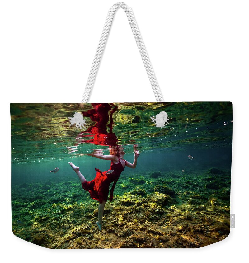 Underwater Weekender Tote Bag featuring the photograph Dancing by Gemma Silvestre