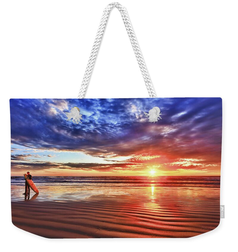 Winter Weekender Tote Bag featuring the photograph Days End by Beth Sargent