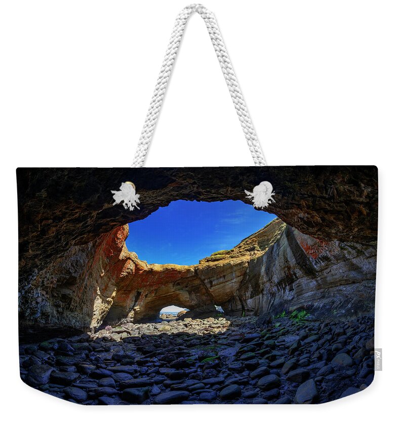 Oregon Coast Weekender Tote Bag featuring the photograph Devils Punchbowl 2 by Pelo Blanco Photo