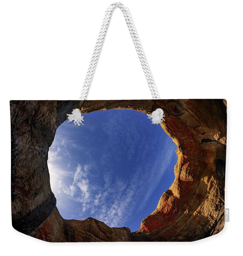 Oregon Coast Weekender Tote Bag featuring the photograph Devils Punchbowl 5 by Pelo Blanco Photo