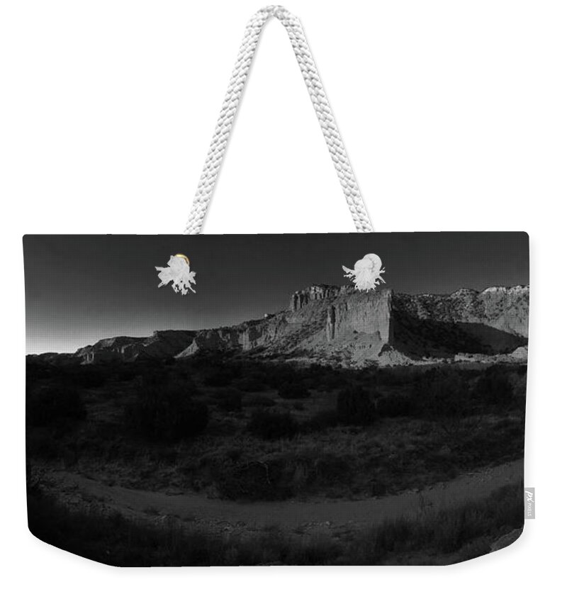 Richard E. Porter Weekender Tote Bag featuring the photograph Dry River, Caprock Canyons State Park, Texas by Richard Porter