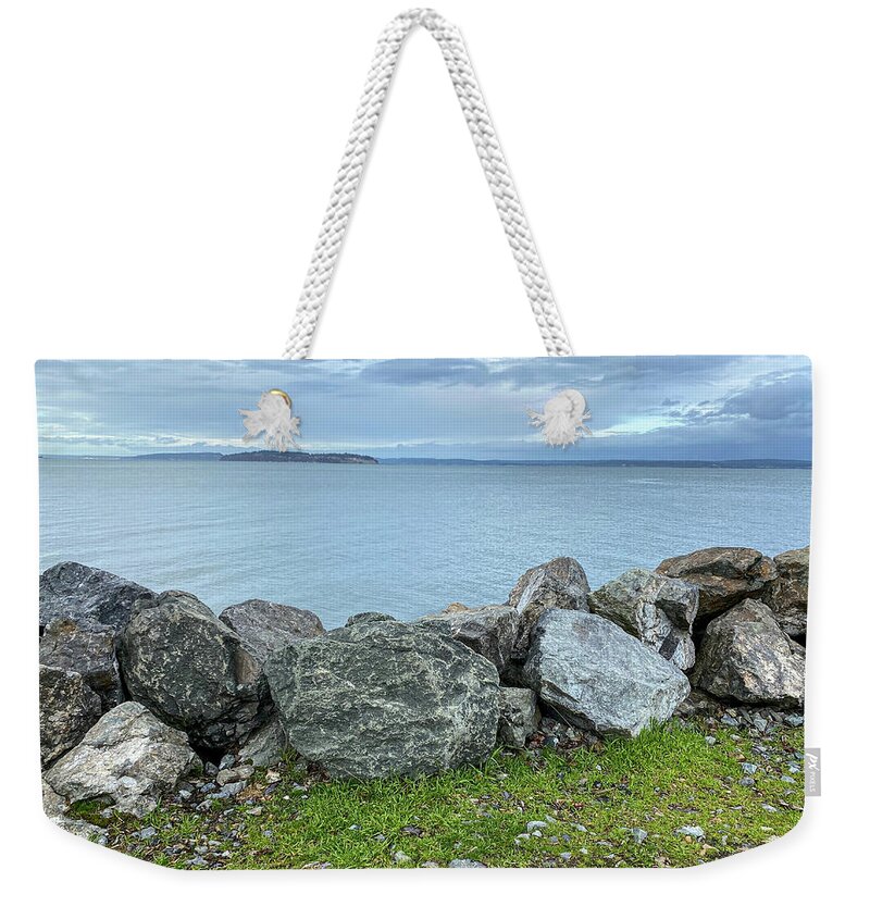 Park Weekender Tote Bag featuring the photograph Edgewater beach park by Anamar Pictures