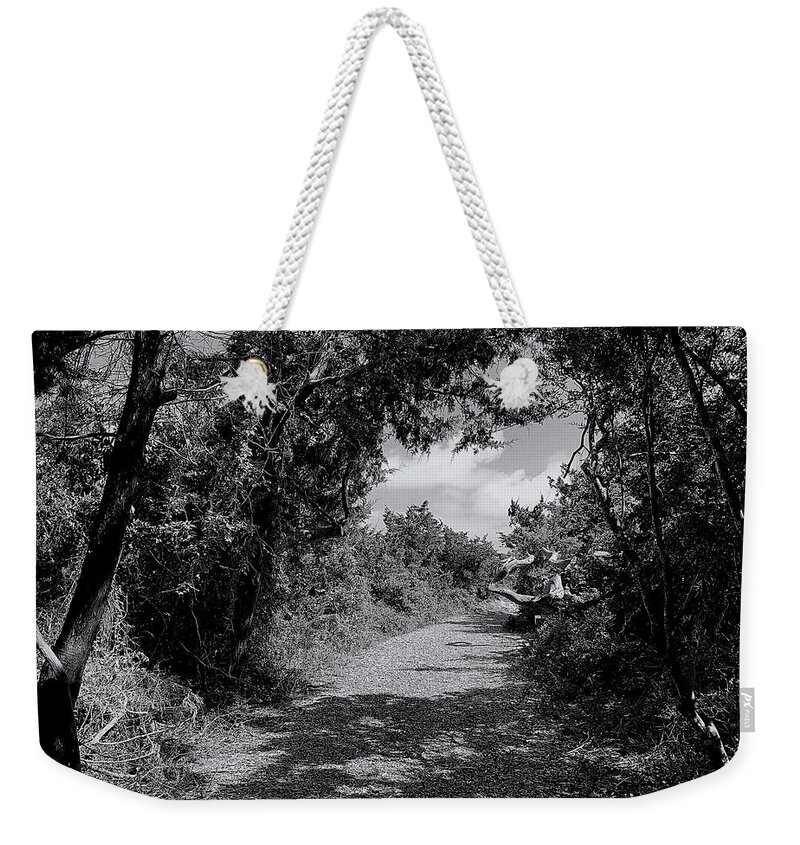 Fort Weekender Tote Bag featuring the photograph Fort Macon Trail BW by Lee Darnell