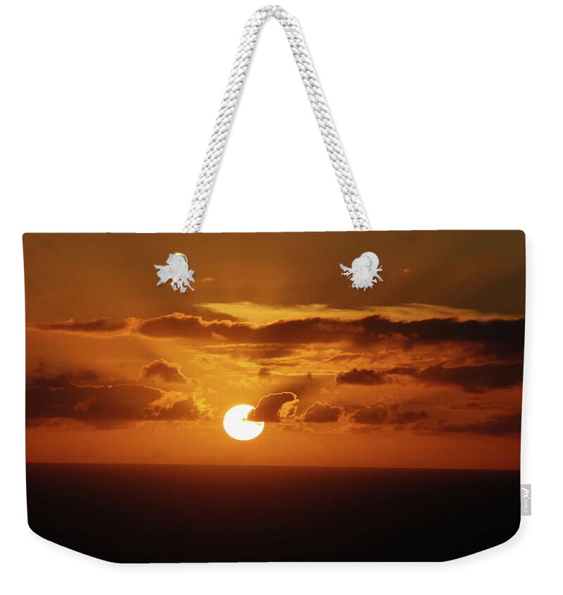 Sunset Weekender Tote Bag featuring the photograph Glory on the Horizon by Leslie Porter