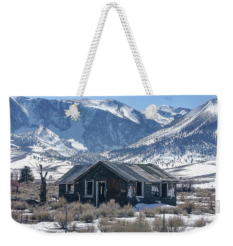 Abandoned Weekender Tote Bag featuring the photograph Hwy. 395 Vintage Lodging - Lee Vining, California by Bonnie Colgan