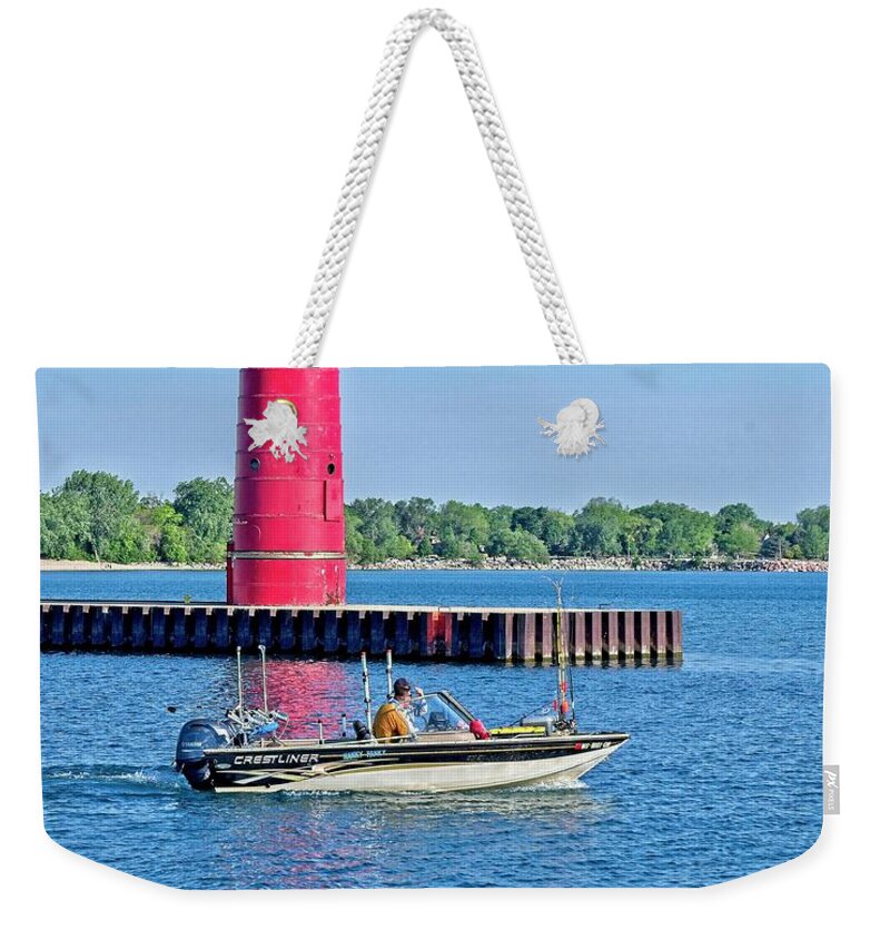 Kenosha Weekender Tote Bag featuring the photograph Kenosha Harbor Lighthouse, Wisconsin by Steven Ralser