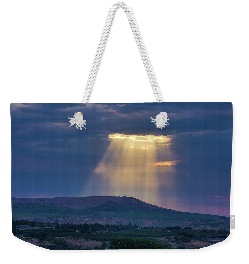 Light From Heaven Weekender Tote Bag featuring the photograph Light from heaven by Lynn Hopwood