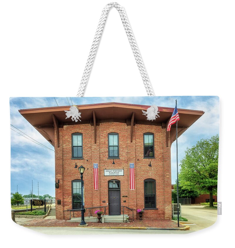 Lincoln Depot Weekender Tote Bag featuring the photograph Lincoln Depot - Springfield, Illinois by Susan Rissi Tregoning