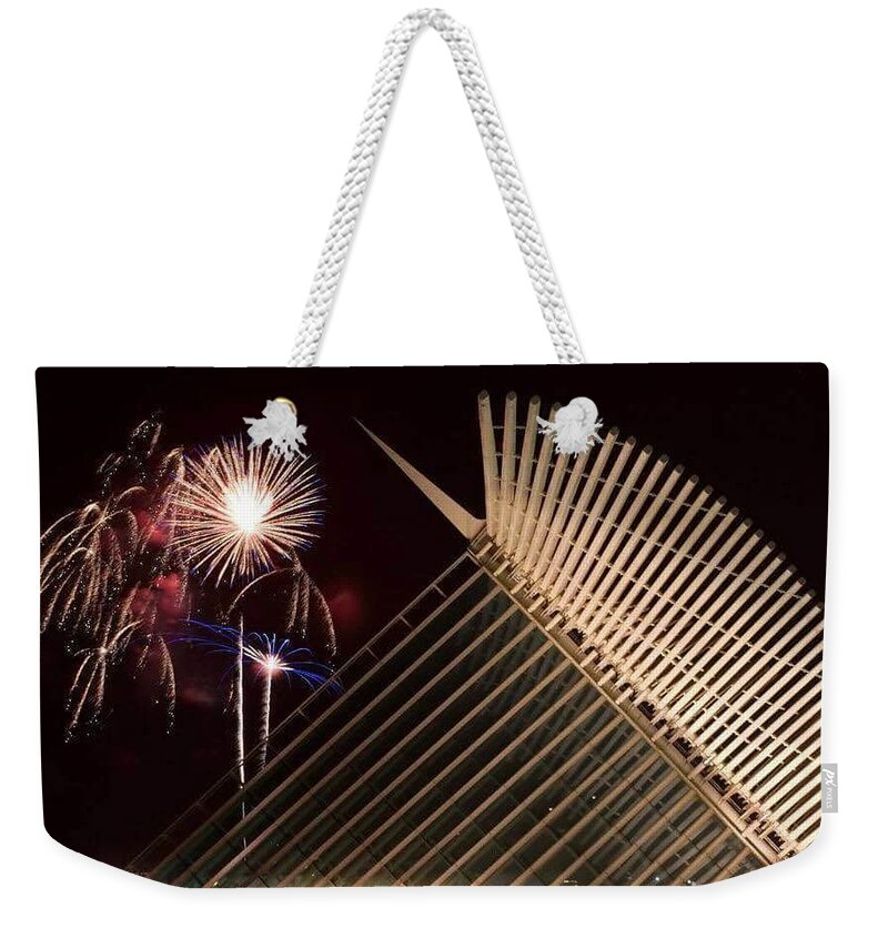 Landscape Weekender Tote Bag featuring the photograph Milwaukee Art Museum by Michael Stothard