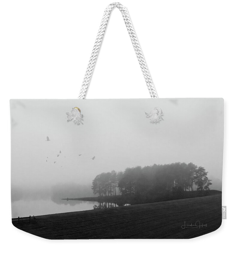 Black And White Weekender Tote Bag featuring the photograph Mountain Run Lake by Linda Lee Hall