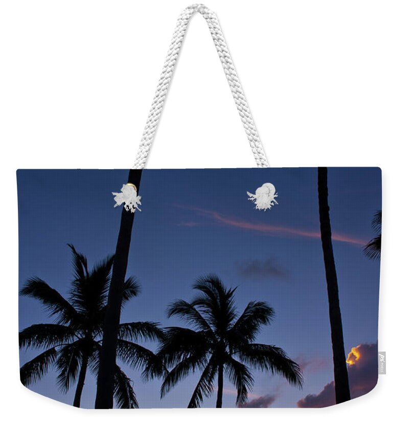 Sunsets Weekender Tote Bag featuring the photograph No stress by Edgar Estrada