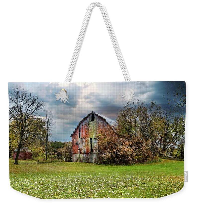 Northernmichigan Weekender Tote Bag featuring the photograph Old Barn In Metamora DSC_0720 by Michael Thomas