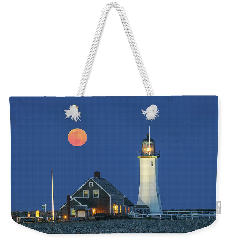 Old Scituate Lighthouse Weekender Tote Bag featuring the photograph Old Scituate Lighthouse with Full Moon by Juergen Roth