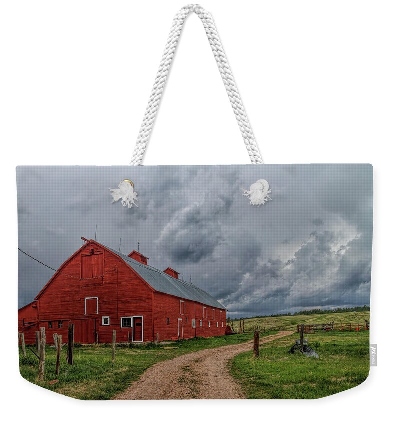 Barn Weekender Tote Bag featuring the photograph One Last Look by Alana Thrower