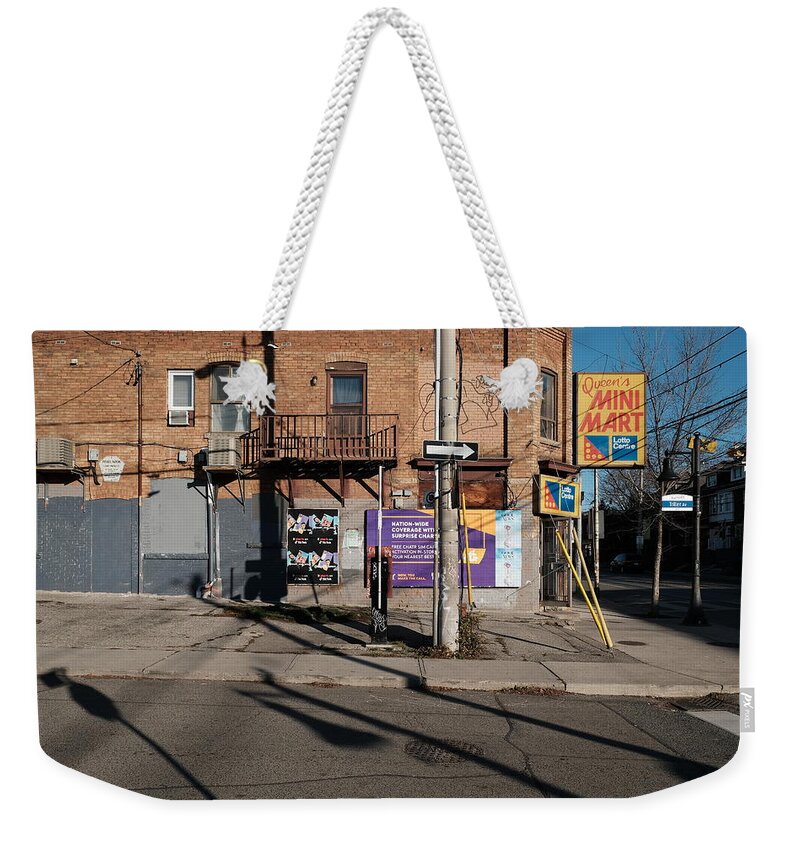 City Weekender Tote Bag featuring the photograph Queen And Triller by Kreddible Trout