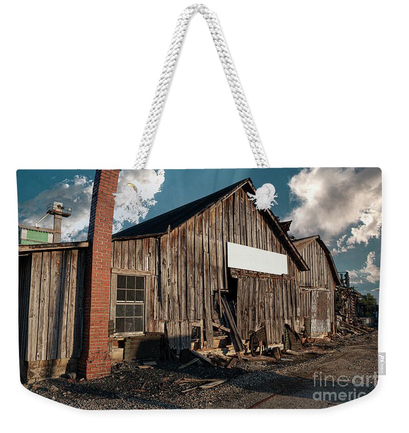 Barn Weekender Tote Bag featuring the photograph Southern Time Passing by Dale Powell