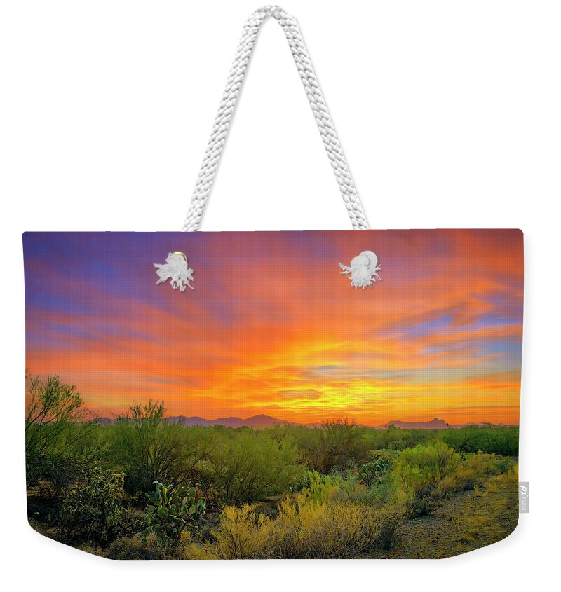 Sunset Weekender Tote Bag featuring the photograph Southwest Sunset h24185 by Mark Myhaver