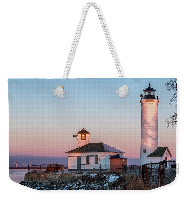 Sunrise At Tibbett's Point Lighthouse Weekender Tote Bag featuring the photograph Tibbett's Point Lighthouse Sunrise by Rod Best