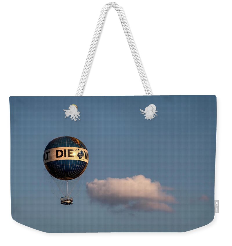 Welt Weekender Tote Bag featuring the photograph Welt Balloon by Pablo Lopez