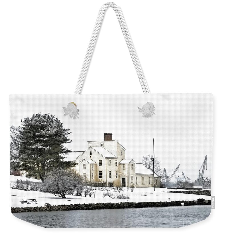 Black And White Weekender Tote Bag featuring the photograph Wentworth-Coolidge Mansion #2 by Marcia Lee Jones