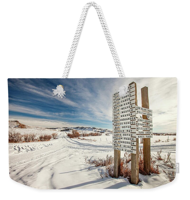 Sign Weekender Tote Bag featuring the photograph Who Lives Where by Todd Klassy