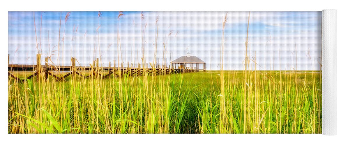 Gulf Of Mexico Yoga Mat featuring the photograph Lost in the Weeds by Raul Rodriguez