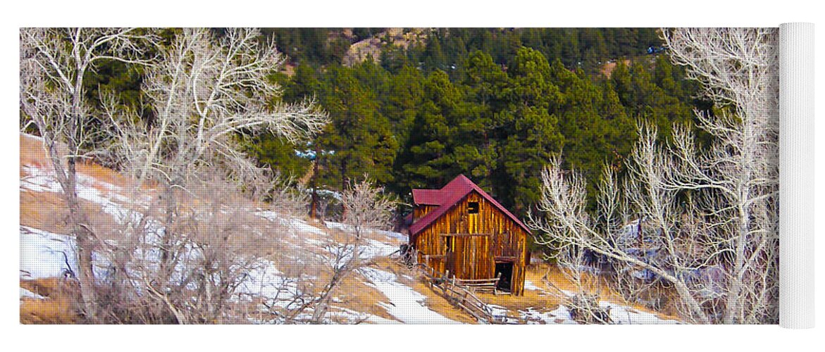 Building Yoga Mat featuring the photograph Country Barn by Shannon Harrington