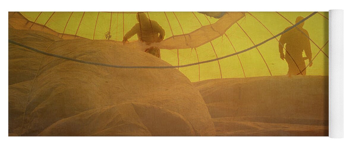 Albuquerque New Mexico Yoga Mat featuring the photograph Balloon Crew by Tom Singleton