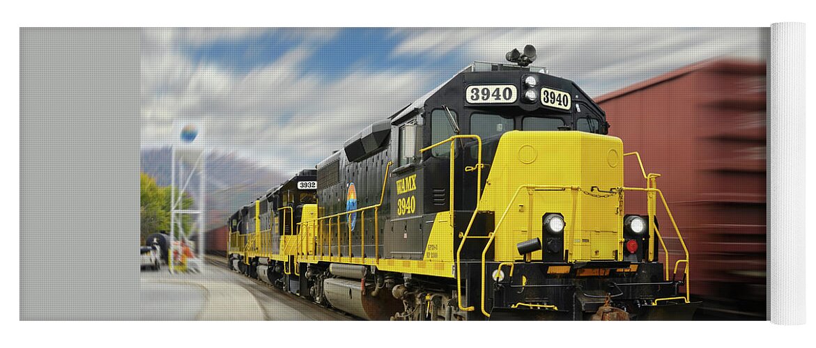 Railroad Yoga Mat featuring the photograph Blue Ridge Southern 3940 On The Move 2 by Mike McGlothlen