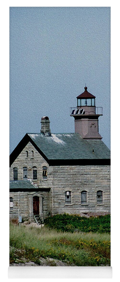 Lighthouses Yoga Mat featuring the photograph Painted Northwest Block Island Lighthouse by Skip Willits