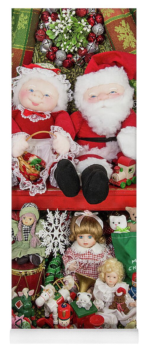 Jigsaw Puzzle Yoga Mat featuring the photograph Santa and Mrs. Claus by Carole Gordon
