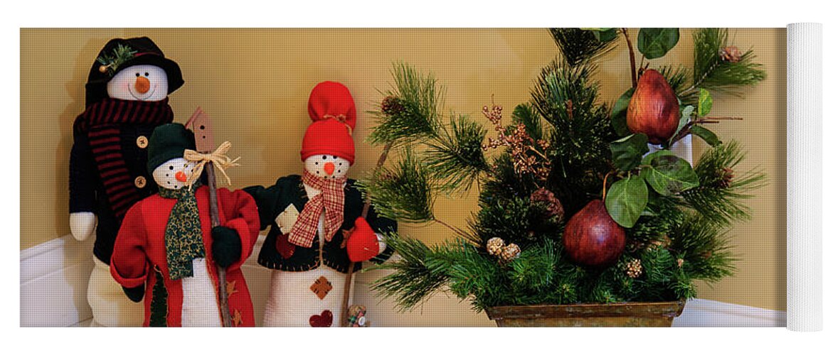 Christmas Yoga Mat featuring the photograph Season's Greetings Snowmen Greeting Card by Joni Eskridge