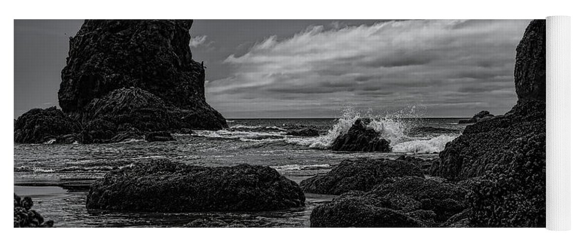 Black And White Yoga Mat featuring the photograph The Needles Black and White by Dale Kauzlaric