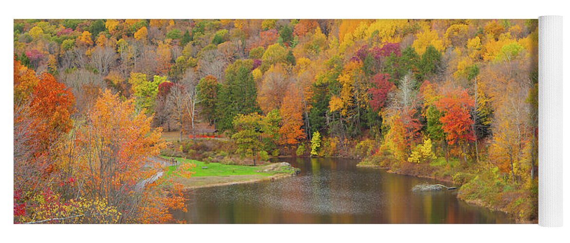 Fall Yoga Mat featuring the photograph Connecticut Foliage_8196 by Rocco Leone