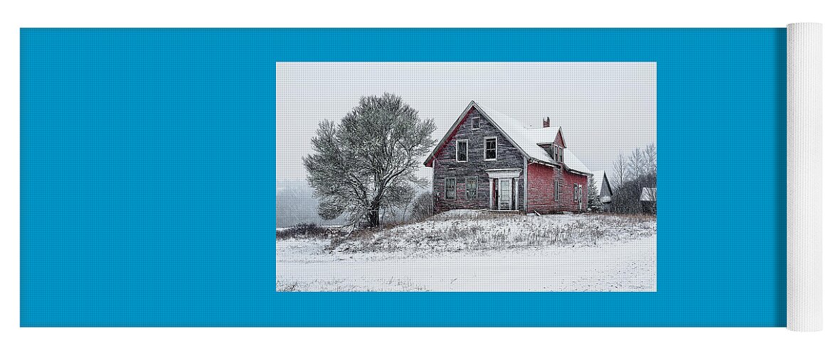 Abandoned Farmhouse Yoga Mat featuring the photograph Abandoned Farmhouse by Marty Saccone