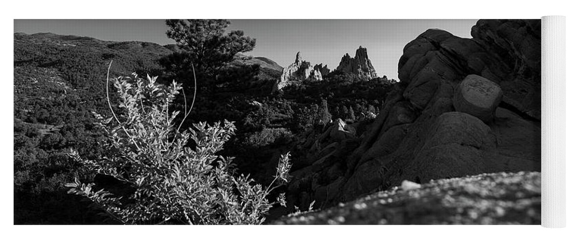 Garden Of The Gods Monochrome Landscape Yoga Mat featuring the photograph Garden Of Gods Black And White Overlook by Dan Sproul