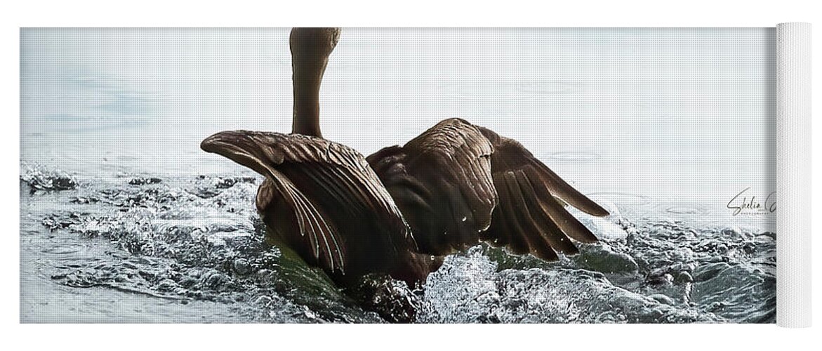 Heron Yoga Mat featuring the photograph Graceful Landing by Shelia Hunt