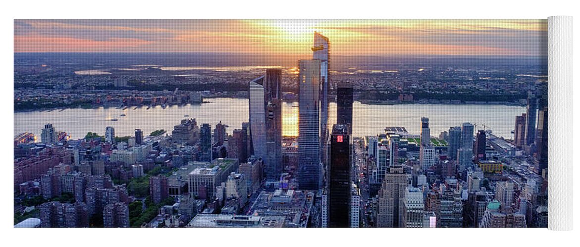 New York Yoga Mat featuring the photograph Sunset from empire state building by Alberto Zanoni