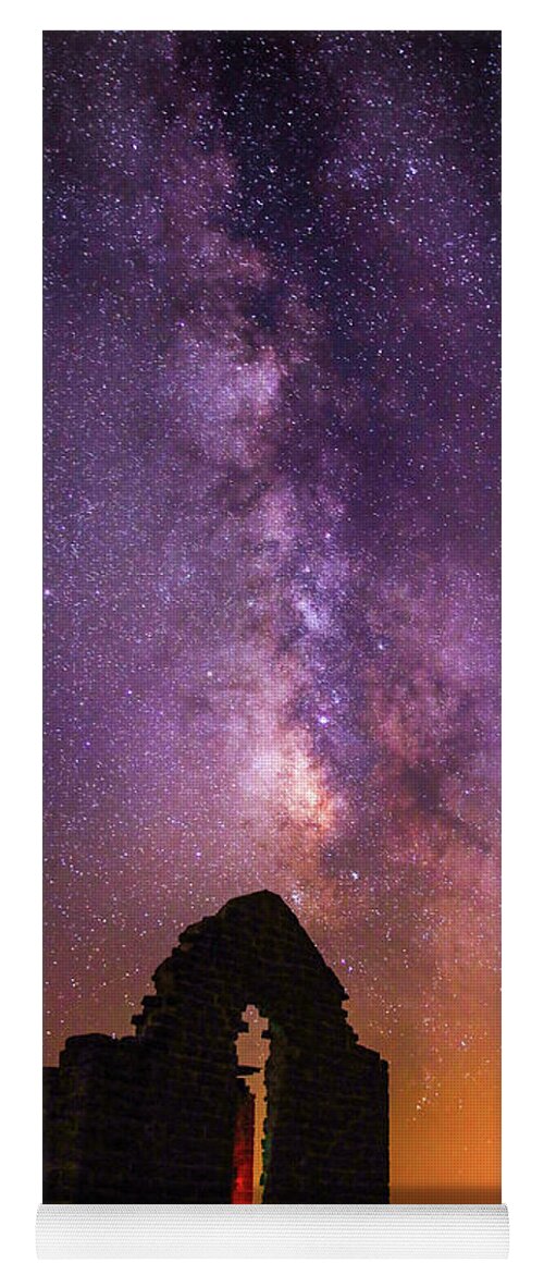 Fort Griffin Yoga Mat featuring the photograph The Milky Way Rises by KC Hulsman