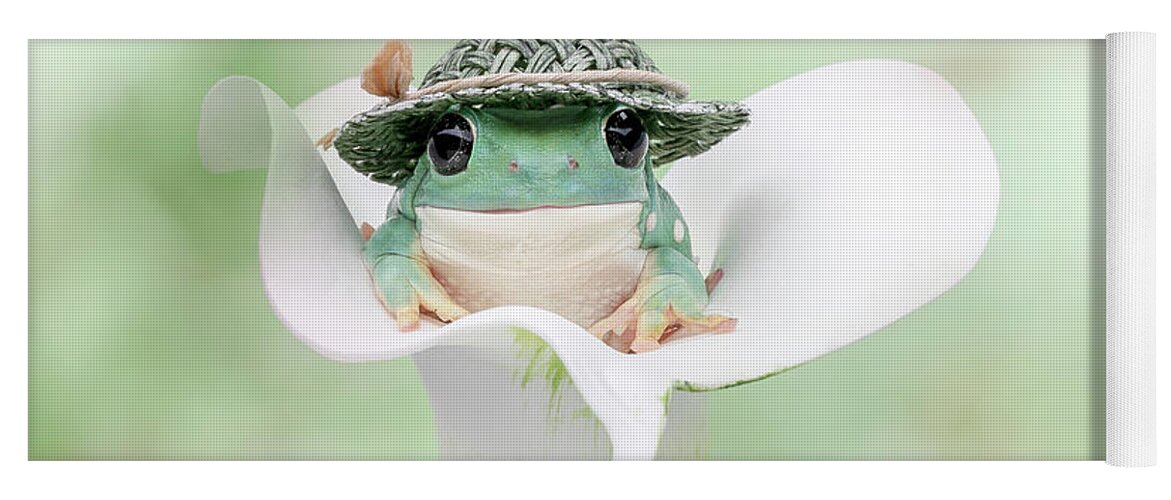 White's Tree Frog in a Hat and Flower Yoga Mat