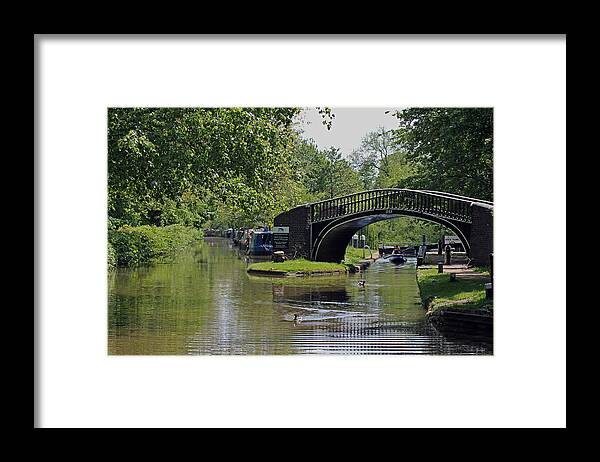 Oxford Canal Terminus Framed Print featuring the photograph Oxford Canal Terminus by Tony Murtagh