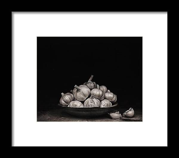 Food Framed Print featuring the photograph Garlic by Theresa Tahara
