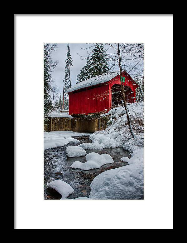 Covered Bridge Framed Print featuring the photograph Vermonts Moseley covered bridge by Jeff Folger