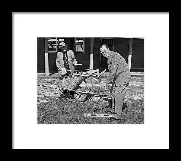 1940s Framed Print featuring the photograph A Construction Golfer by Underwood Archives